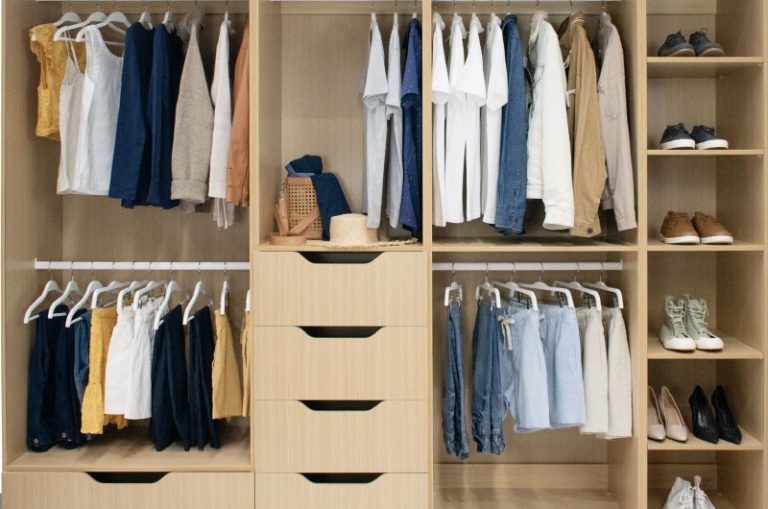 Walk-in-Wardrobe